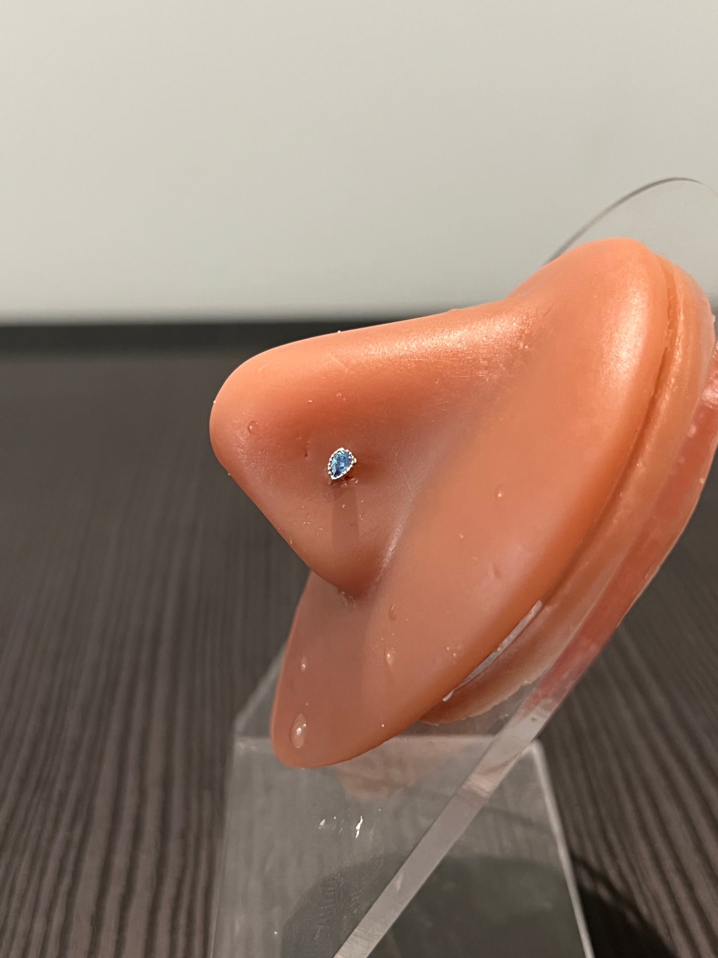 Tear drop gem nose stud